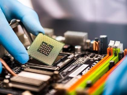 China, the maker of everything, stumbled upon one microchip, causing a loss of thousands of crores | सर्वकाही बनवणारा चीन एका चिपसाठी अडला, झाले हजारो कोटींचे नुकसान 