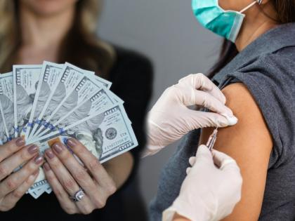 Woman Wins 7 Crore 40 Lakh Rupees Just For Getting A Covid-19 Vaccine In Australia | Corona Vaccine : तरुणीने कोरोनाची लस घेतली अन् 7.4 कोटी रुपयांची लॉटरी जिंकली