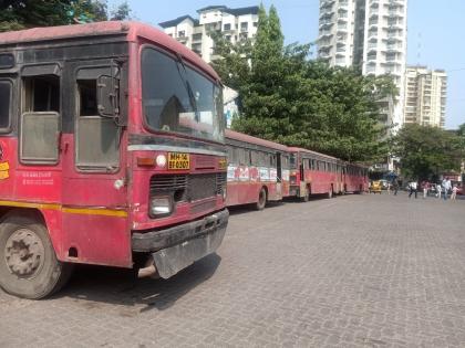 ST employees strike Workshop staff participate in closures to meet demands | एसटी कर्मचाऱ्यांचा १०० टक्के बंद; मागण्या मान्य करण्यासाठी कार्यशाळेचे कर्मचारी बंदमध्ये सहभागी