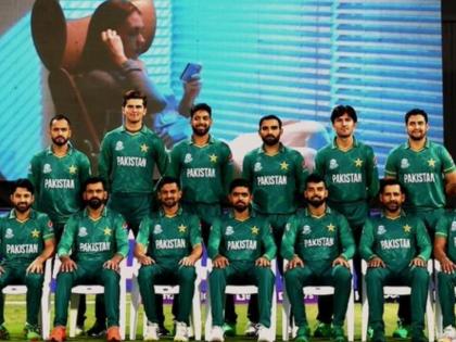 T20 World Cup, PAK vs AUS Live Update : Good news for Pakistan: Mohd Rizwan and shoaib Malik are declared fit and available for the Semi-Final | T20 World Cup, PAK vs AUS Live Update : पाकिस्तानच्या सर्व खेळाडूंची करावी लागली कोरोना चाचणी; मोहम्मद रिझवान, शोएब मलिक यांच्या खेळण्यावर शंका