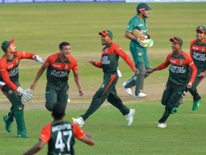 BAN vs PAK : Pakistan win a thriller in Dhaka, PAK (132/6 in 19.2 ov) beat BAN (127/7) by 4 wickets | BAN vs PAK : पाकिस्तानला पहिल्याच सामन्यात बांगलादेशनं जमिनीवर आणलं, माफक लक्ष्यासाठी अखेरच्या षटकापर्यंत रडवलं