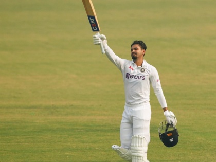 IND vs NZ, 1st Test Live Upadets: Shreyas Iyer becomes 16th Indian batsman to score a century in Test debut, see full list | IND vs NZ , 1st Test Live Upadets : कसोटी पदार्पणात शतक झळकावणारा श्रेयस अय्यर ठरला १६ वा भारतीय फलंदाज, जाणून घ्या संपूर्ण यादी