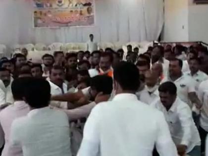 BJP Factions Fist Fight In Meeting For Karnataka Council Polls | तुफान राडा! भाजपाच्या बैठकीत दोन गट भिडले; एकमेकांच्या जीवावर उठले, लाथाबुक्क्यांनी मारहाण