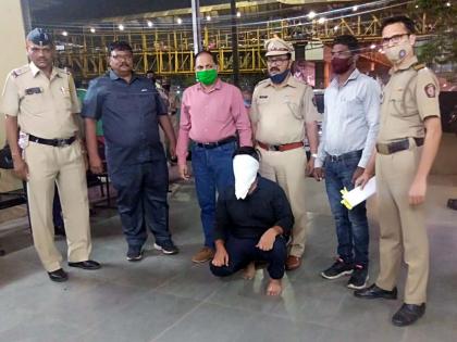 Parking driver arrested for missing two-wheeler in Kalyan railway station | कल्याण रेल्वे स्टेशनच्या पार्किगमधून दुचाकी गायब झाल्याने पार्किग चालकास अटक