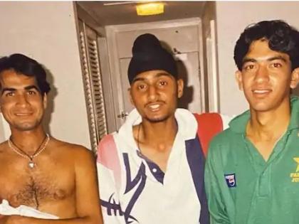 Harbhajan Singh shared a photo of himself in the Under-19 team, he said, show him ... | हरभजन सिंगने शेअर केला अंडर-१९ संघात असतानाचा फोटो, म्हणाला, यांना ओळखून दाखवाच...