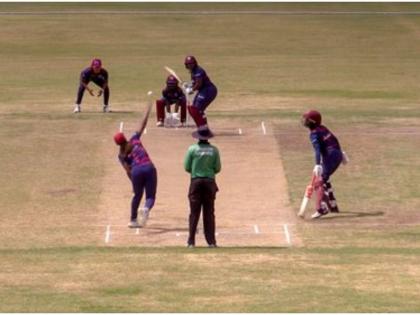 In the T20 match, 20-year-old female bowler Alisha Kadia was hit, 5 wickets were taken in one run, the entire team was bowled out for 6 runs. | टी-२० सामन्यात २० वर्षीय महिला गोलंदाज अलिशा काडिया हिचा भेदक मारा, एका धावेत टिपले ५ बळी, संपूर्ण संघ ६ धावांत गारद