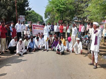 MNS Rasta Roko Movement on Ausa-Osmanabad Road | औसा-उस्मानाबाद रोडवर मनसेचे रास्ता रोको आंदोलन