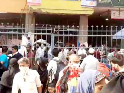 Coronavirus: Consumers rush to Bhiwandi market, ignore Corona rules | Coronavirus : भिवंडीत बाजारपेठेत ग्राहकांची खरेदी साठी झुंबड ,कोरोना नियमां कडे दुर्लक्ष