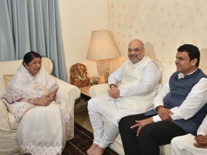 BJP Devendra Fadnavis Tweet Over Lata Mangeshkar Passes Away | Lata Mangeshkar : "स्वर नाही तर संगीताचा आत्मा हरपला; ईश्वराने भारताला दिलेली अमूल्य देणगी हिरावून घेतली"