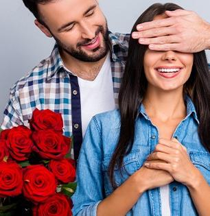 Rose Day 2022 : गुलाबाच्या विविध रंगाचा अर्थ माहिती आहे का? पार्टनरला गुलाब देण्याआधी नक्की वाचा त्यामागच्या भावना