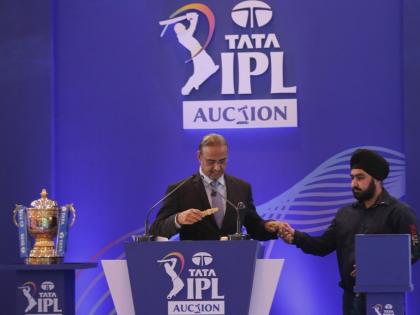 IPL 2022  Mega Auction : Complete list of players bought by and FUNDS REMAINING of each franchise for TATA Indian Premier League (IPL) 2022 Player Auction day 2 | FUNDS REMAINING : IPL 2022 Mega Auction : आज खरी कसोटी लागणार, पैशांचं बजेट सांभाळून खेळाडूवर बोली लागणार; जाणून घ्या कोणाच्या बटव्यात किती रक्कम 