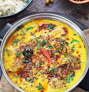 ताक आंबट नसेल तर कढी आंबट होण्यासाठी काय मिसळायचं? 'या' ४ पदार्थांनी करा चविष्ट, चवदार कढी