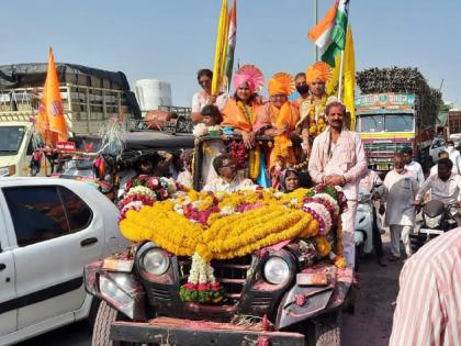 The victorious procession cost; Crimes against the Kaij's mayor and deputy mayor before taking office | विजयी मिरवणूक महागात पडली; पदभार स्वीकारण्यापूर्वीच नगराध्यक्ष, उपनगराध्यक्षांवर गुन्हा