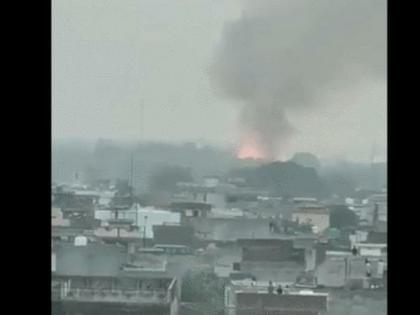 pakistan massive explosion heard in sialkot cantonment area army ammunition dump on fire | Video - पाकिस्तानच्या सियालकोटमध्ये लष्करी तळावर भीषण स्फोट; आगीचे लोट अन् धुराचं साम्राज्य