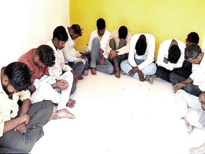 The thieves' Nathashthi Wari fell this year; Vigilant police nab 23 thieves | चोरट्यांची नाथषष्ठीची वारी यंदा फसली; सतर्क पोलिसांनी तब्बल २३ चोरटे केले गजाआड