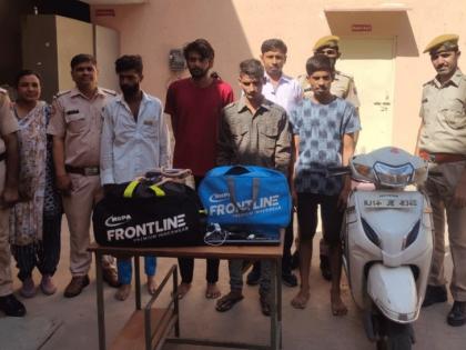 Undergarments robber gang busted, 3 arrested | लाखो रुपयांची अंतर्वस्त्रे चोरणाऱ्या टोळीचा पर्दाफाश, 3 नराधमांना अटक