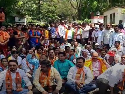 BJP's aggressive on water issue, agitation in front of Municipal Administrator Astikkumar Pandey's house | पाणीप्रश्नावर भाजप आक्रमक, महापालिका प्रशासक पांडेय यांच्या घरासमोर आंदोलन 