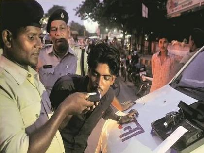 Liquor ban: Alcohol for the first time or for the second time? Your thumb will tell in just a second, see how ... | Liquor ban: दारू पहिल्यांदा प्यायली आहे की दुसऱ्यांदा? अवघ्या एका सेकंदात सांगेल तुमचा अंगठा, पाहा कसा...