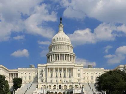 The US Capitol immediately evacuated The US Capital, but only after that ... | The US Capitol: विमानापासून धोका असल्याचा अलर्ट, अमेरिकेने त्वरित रिकामे केले द यूएस कॅपिटल, त्यानंतर मात्र...