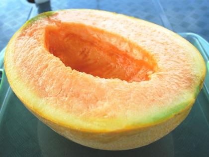 Yubari Melon: हिऱ्यापेक्षा महाग आहे हे फळ, किंमत ऐकून विस्फारतील डोळे