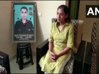 galwan valley martyr deepak singh wife Rekha Singh fulfilled husbands dream of becoming lieutenant in army | कडक सॅल्यूट! लग्नानंतर 15 महिन्यांत गलवान व्हॅलीत पती शहीद; लेफ्टनंट होऊन पत्नीने पूर्ण केलं स्वप्न