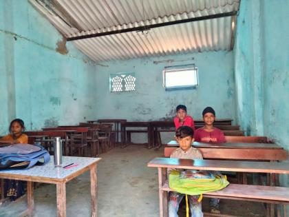 The school bell did not ring on the first day; Thieves attack school supplies | पहिल्याच दिवशी शाळेची घंटा वाजलीच नाही; शाळेच्या साहित्यावर चोरांनी मारला डल्ला