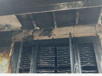 The woman died of suffocation due to smoke, while the four suffocated fell unconscious | धुराने गुदमरून महिलेचा मृत्यू, तर गुदमरलेल्या चौघेजण पडले बेशुद्ध