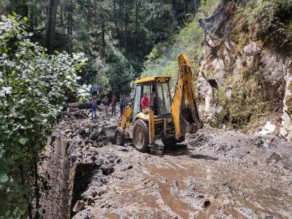 cloudburst in himachal pradesh kinnaur damage several houses and vehicles | मोठी दुर्घटना! हिमाचल प्रदेशातील किन्नौरमध्ये ढगफुटी; अनेकांचे संसार उद्ध्वस्त, वाहनं गेली वाहून