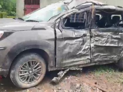 Accident: Terrible car accident, two dead and two seriously injured | Accident :  कारचा भीषण अपघात, दोघांचा मृत्यू तर दोघे गंभीर जखमी