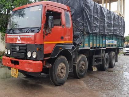 Truck stolen from outside government godown; 250 quintals of ration grain missing | शासकीय गोडाऊन बाहेरून ट्रक चोरीला; २५० क्विंटल स्वस्तधान्य गायब