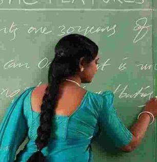 'तू कधीच पास होणार नाही'! म्हणत अपमान करणाऱ्या टिचरला विद्यार्थिीने दिलं आपल्या कृतीनं उत्तर..