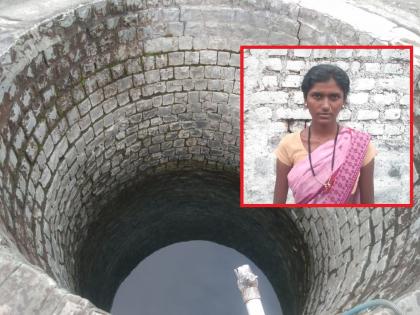 Nuisance ape pushes woman filling water into well; Vigilance of citizens saved lives | उपद्रवी वानराने पाणी भरणाऱ्या महिलेला ढकलले विहिरीत; नागरिकांच्या सतर्कतेने वाचले प्राण