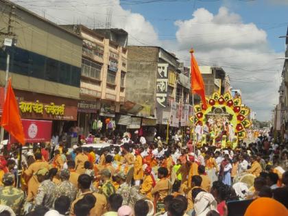 Ganapati Bappa Morya, come early next year! Farewell to Ganaraya on the seventh day at Udgira | गणपती बाप्पा मोरया, पुढच्या वर्षी लवकर या ! उदगीरात गणरायाला सातव्या दिवशी निरोप