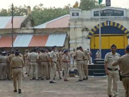 Biggest 'Search Operation' of Police in Nagpur Central Jail for Mobiles | मोबाईल्ससाठी नागपूर मध्यवर्ती कारागृहात पोलिसांचं सर्वात मोठं ‘सर्च ऑपरेशन’