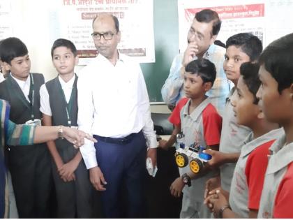 Smart cars dominate the science fair, fueling students' creativity | विद्यार्थ्यांच्या कल्पकतेला भरारी, विज्ञान प्रदर्शनात पर्यावरणपूरक साहित्य, स्मार्ट कारचा बोलबाला