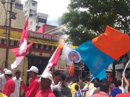 Ganeshotsav 2022 Flag hoisting competition in Kolhapur | कोल्हापूरात मंडळांमध्ये ध्वज फडकवण्याची स्पर्धा; तरुणांमध्ये मोठा उत्साह