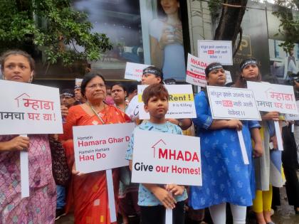 1 thousand 700 flat owners march on Mhada for possession of flats in Mumbai | १ हजार ७०० सदनिकाधारकांचा फ्लॅटच्या ताब्यासाठी म्हाडावर मोर्चा