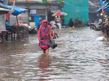 Bhiwandi Vegetable Market Waterlogged Due To Rains | संततधार पावसामुळे भिवंडीतील भाजी मार्केटमध्ये साचले पाणी; नागरिकांची प्रचंड गैरसोय