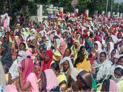 March of Anganwadi workers, helpers to demand the status of government employees | शासकीय कर्मचाऱ्यांचा दर्जाच्या मागणीसाठी अंगणवाडी सेविका, मदतनीसांचा मोर्चा