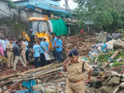 2 laborers killed, 3 injured as guard wall of railway collapsed in dombivali | रेल्वेची संरक्षक भिंत कोसळून दोन मजुरांचा मृत्यू, 3 जखमी