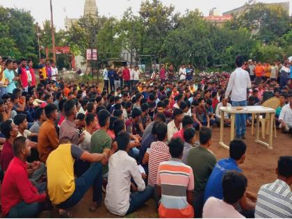 Hundreds of candidates preparing for police recruitment hit the streets in Aurangabad; Objection raised on NCC marks | पोलीस भरतीची तयारी करणारे शेकडो उमेदवार रस्त्यावर उतरले; NCC गुणांवर घेतला आक्षेप