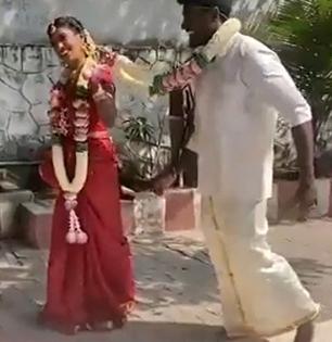 हे असलं कसलं प्री वेडींग शूट! नवरीसमोर डोक्यावर उभा राहीला नवरा, पाहा व्हायरल व्हिडिओ