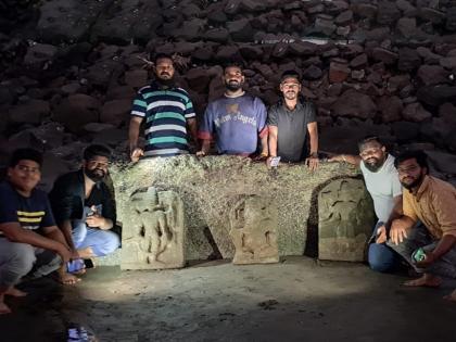 Rare stone idols of gods and goddesses found on Uran's Pirwadi beach | उरणच्या पीरवाडी समुद्र किनाऱ्यावर अवतरल्या दुर्मिळ पाषाणातील देवदेवतांच्या मूर्ती