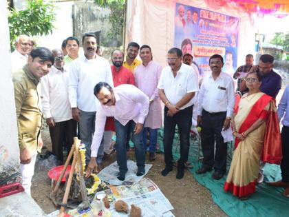 Bhoomipujan by Ganpat Gaikwad of Buddh Bhavan Development Works in Mohone | मोहोनेमधील बौद्ध भवन विकासकामाचे गणपत गायकवाड यांच्या हस्ते भूमिपूजन