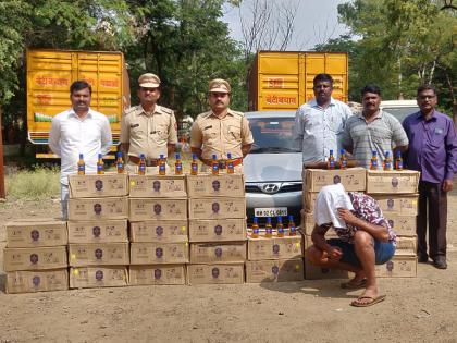 Goa liquor worth two and a half lakhs seized from luxury car; Excise Department action | अलिशान कारमधून सव्वा दोन लाखांची दारु जप्त; उत्पादन शुल्क विभागाची कारवाई