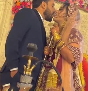 भर लग्नात दम मारो दम! चारचौघात भर मांडवात असं कुणी वागतं का? पाहा व्हायरल व्हिडिओ