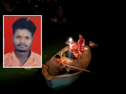 Controversy broke out over the road block; The trio killed the young man and threw the body into the lake | रस्त्यावर काट्या टाकल्यावरून वाद पेटला; तरुणाचा खून करून तिघांनी मृतदेह तलावात फेकला