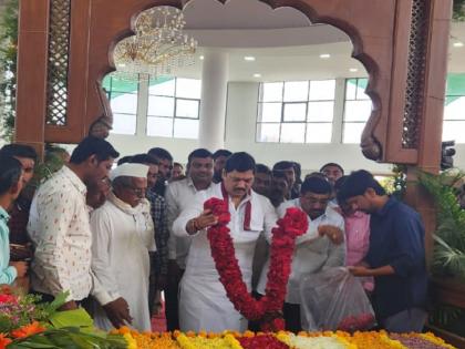 Appa, your birthday used to be a celebration, sad that today has to be Jayanti: Dhananjay Munde | अप्पा, तुमचा वाढदिवस उत्सव असायचा, आज जयंती म्हणावं लागतंय याचं दुःख: धनंजय मुंडे