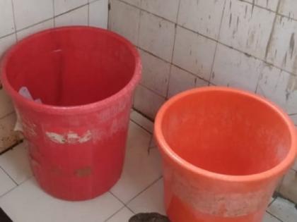 Dead female infant in hospital toilet; 2 women including unmarried mother detained | रुग्णालयाच्या टॉयलेटमध्ये स्त्री जातीचे मृत अर्भक; कुमारी मातेसह २ महिला ताब्यात