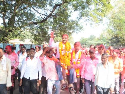 Gram Panchayat Election Results; Local alliances dominate in Parbhani district | परभणी जिल्ह्यात दिग्गजांनी गड राखले, पण सर्वत्र स्थानिक आघाड्यांचेच वर्चस्व 